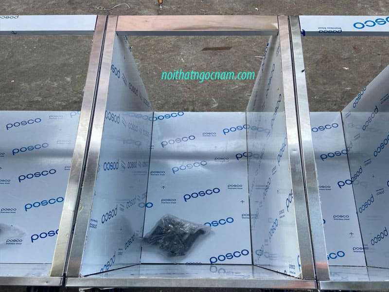 Thùng tủ bếp inox vân caro để làm thùng tủ bếp cao cấp
